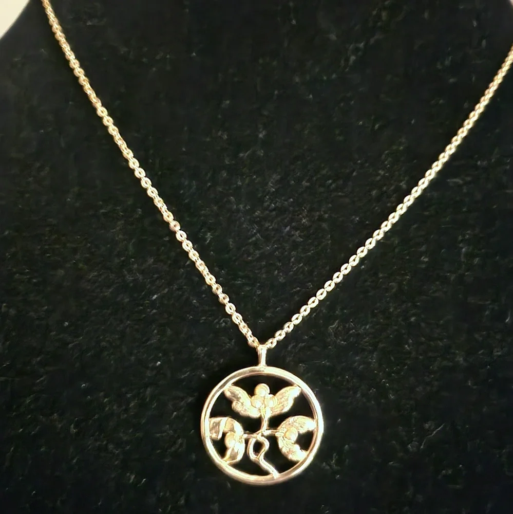 VTG Avon Golden Necklace